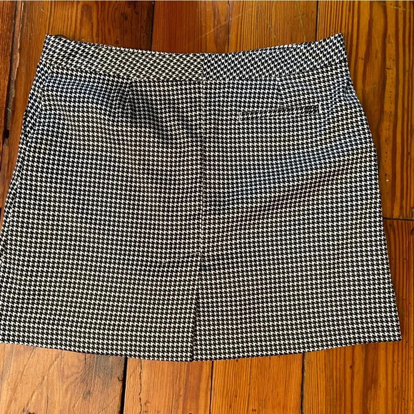 IZOD Golf Skort Size 8 Houndstooth Black and Stretch Performance Golf Tennis - Picture 5 of 9